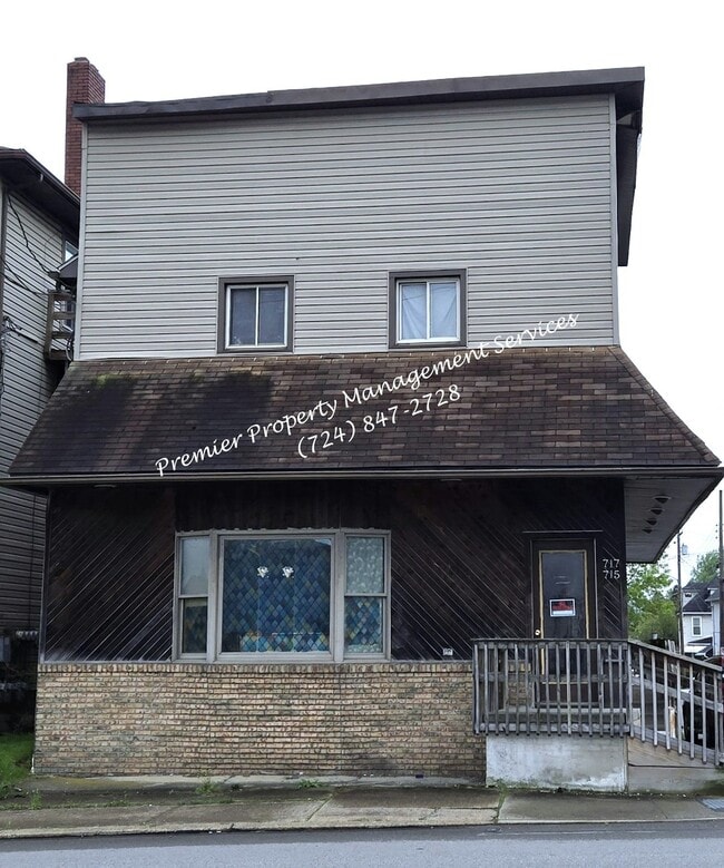 Building Photo - 717 New Castle St Unit 2 2nd fr REAR