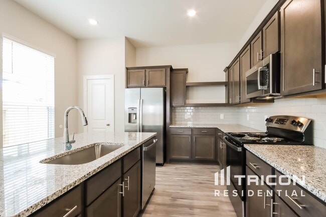 Photo - 9835 Willow Creek Commerce Dr