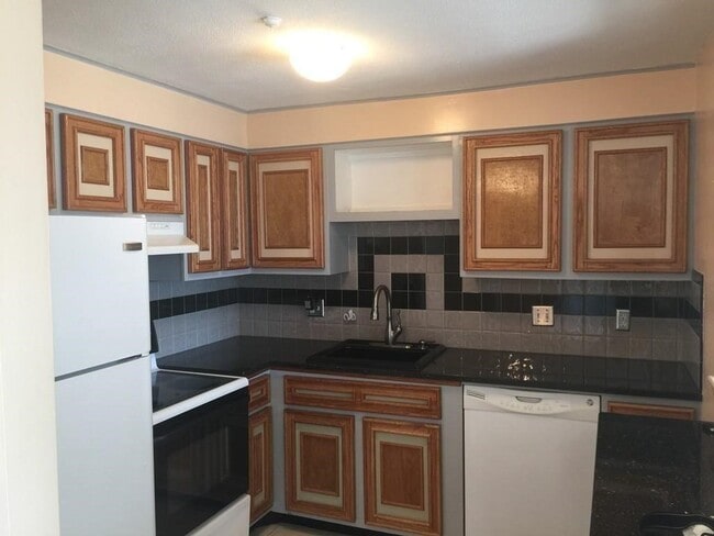 Photo - 2 Williamsburg Ct Unit 21