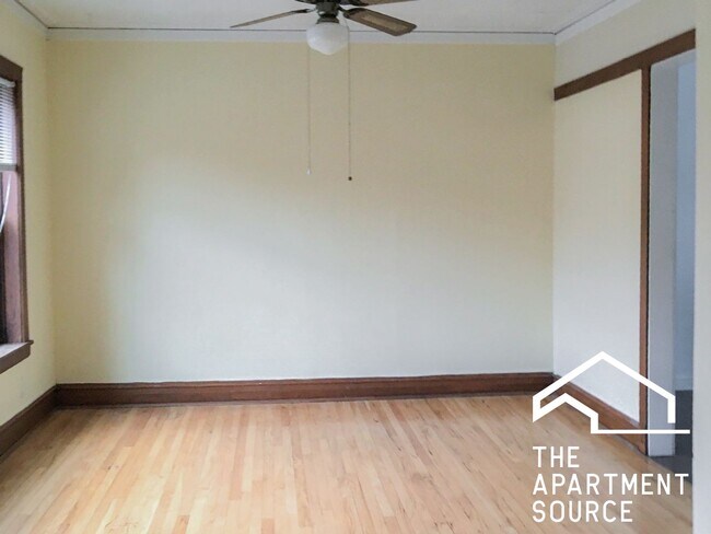 Photo - 3817 N Lawndale Ave Unit 3E