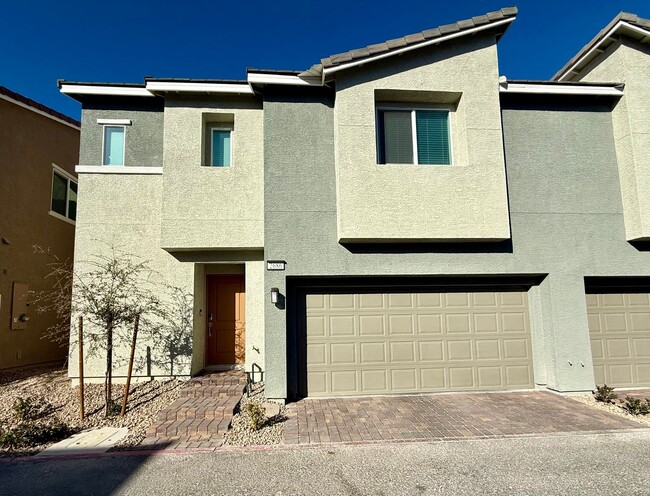 COMING SOON! 3/BD 2.5/BA Townhouse W/ Amaz... - COMING SOON! 3/BD 2.5/BA Townhouse W/ Amaz...