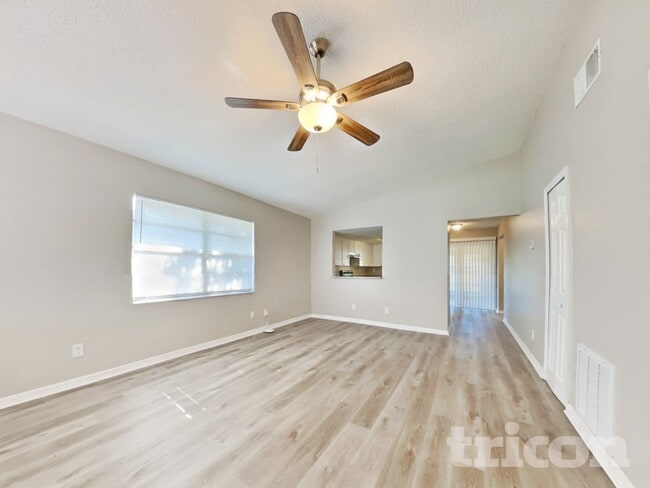 Photo - 4930 44th Ave N