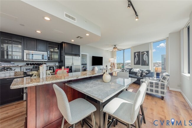 Photo - 1101 Haxall Point