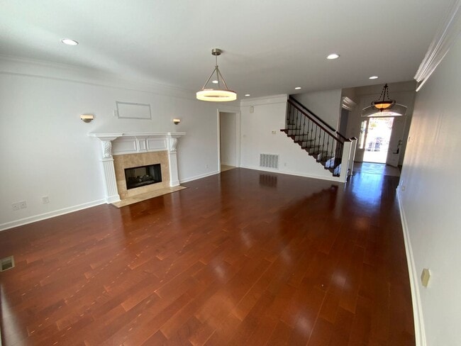 Photo - 123 Courts Ln