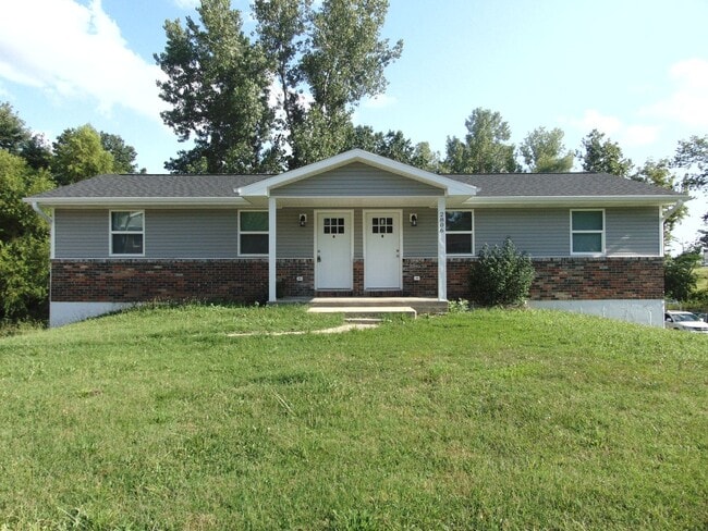 Building Photo - Newly Remodeled 4 Bed 2 Bath Duplex! Rental