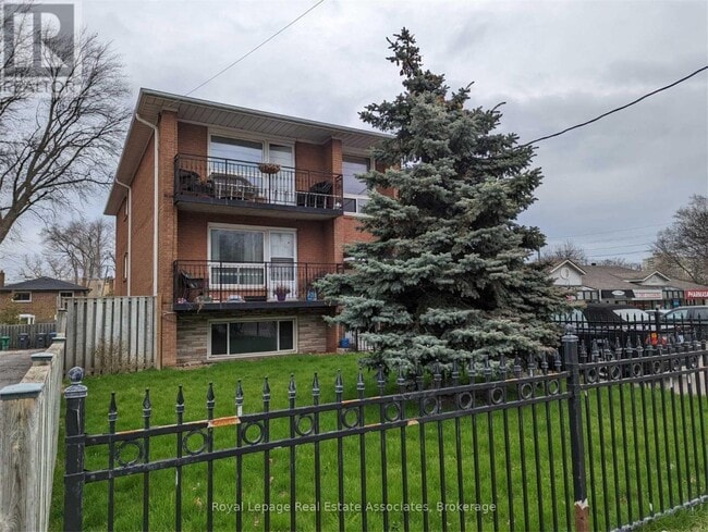 Photo - 61 Mississauga Rd N Unit 1