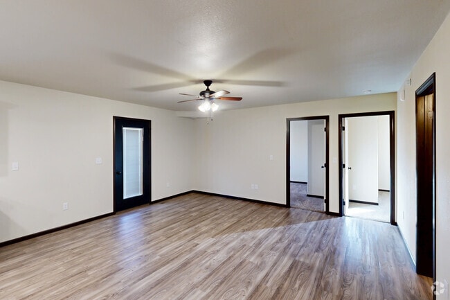 2BR, 2BA - 1,037SF - Living Room