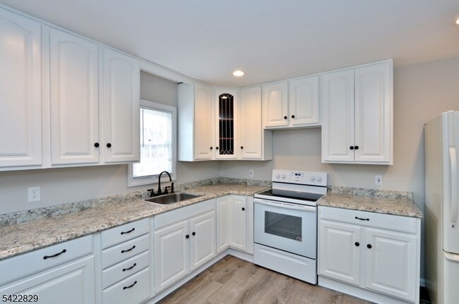 Photo - 422 Brown Trail