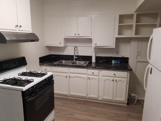 Cocina- renovados - 3033 Glenhurst Ave