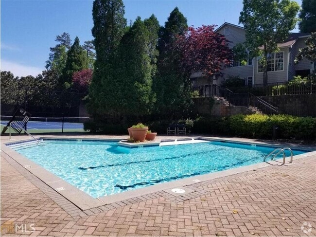 Building Photo - 1250 Parkwood Cir SE Unit 1313 Rental