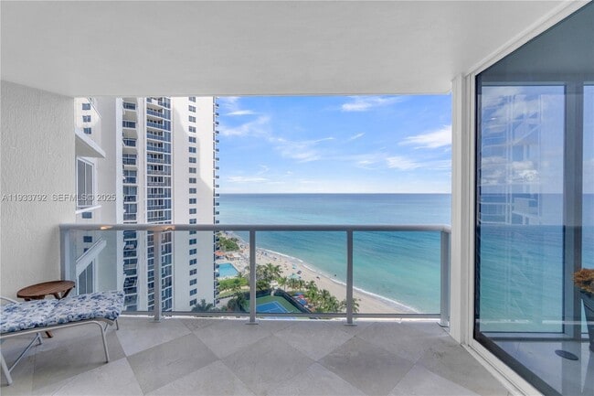 Photo - 19111 Collins Ave Unidad 1607