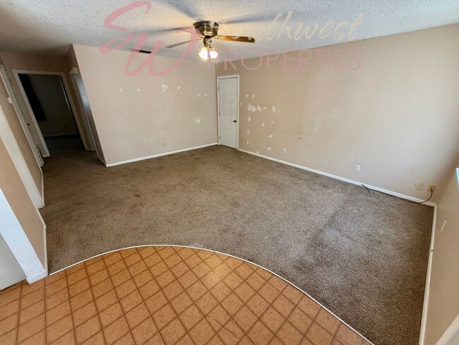 Photo - Location! Location! Easy walk to campus! 2 bedroom duplex! Unidad D