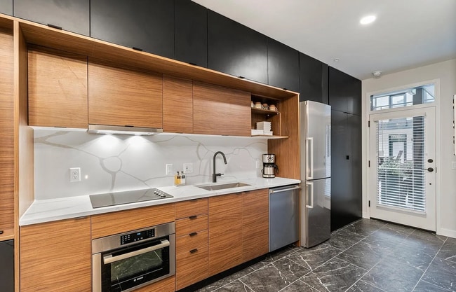 Photo - 2120 N Downing St Unidad 205
