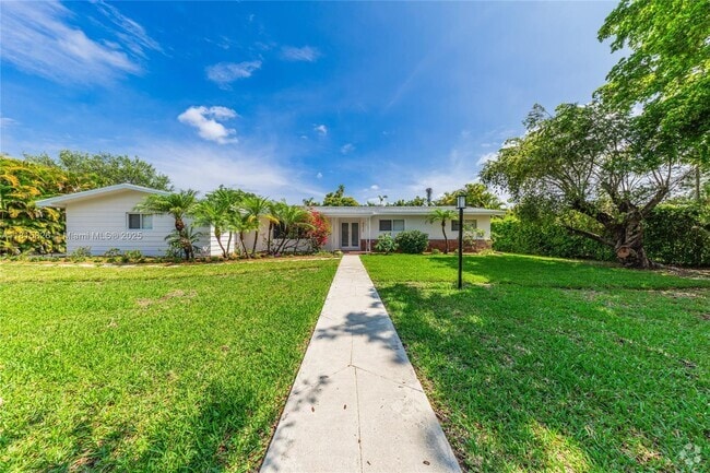 Building Photo - 8825 SW 151st St Rental