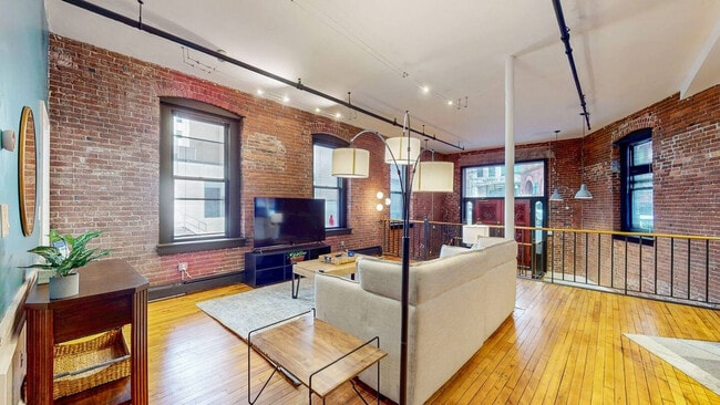Building Photo - 13-19-19 Stanhope St Rental