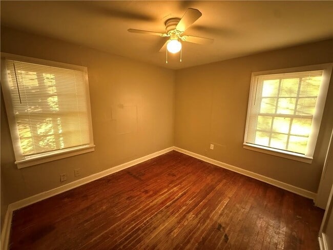 Photo - 353 11th Ave