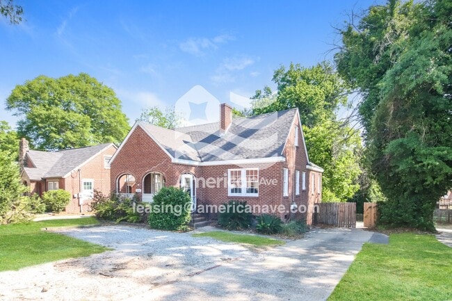 Photo - 3308 Woodlawn Ave