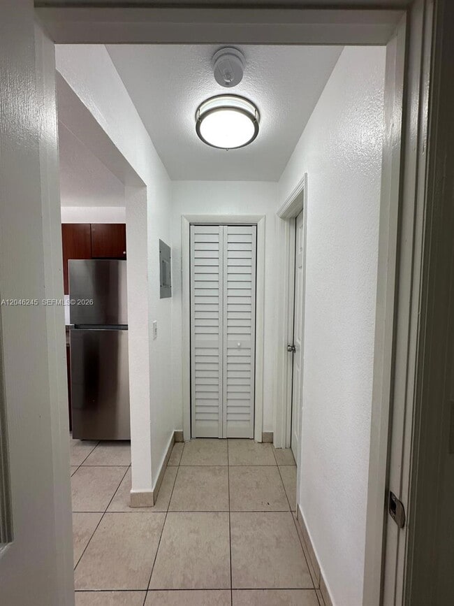 Photo - 16120 NE 19th Pl Unidad 3