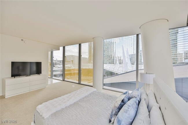 Building Photo - 3726 S Las Vegas Blvd Unit 302