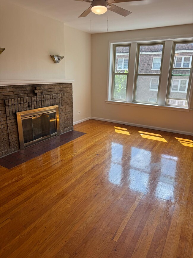 Building Photo - 214 Chicago Ave Rental