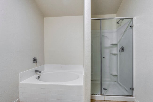 Photo - 223 Azalea Way