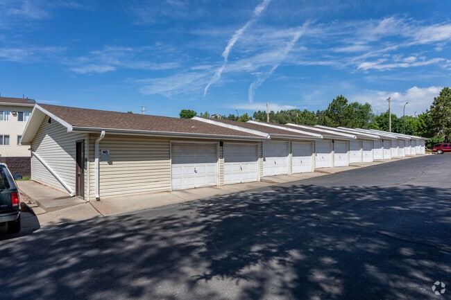 Garages - Canyon Lake