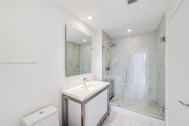 2000 Metropica Wy Unidad 306