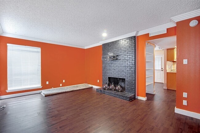 601 St Charles Dr