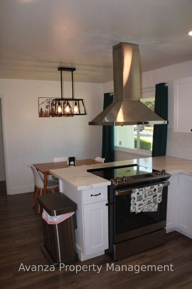 Photo - Home for Rent
4 Bed/3 Bath - 1,791 Sq Ft.
Rent: $2,750/month
Security Deposit: $2,850
Bullard Hig...