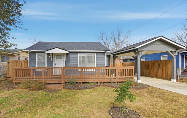 Photo - 413 W Wright Blvd