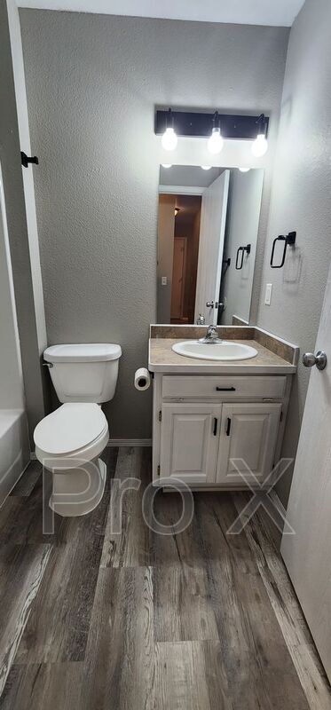 Photo - 4557 E Zora St Unidad Apt E