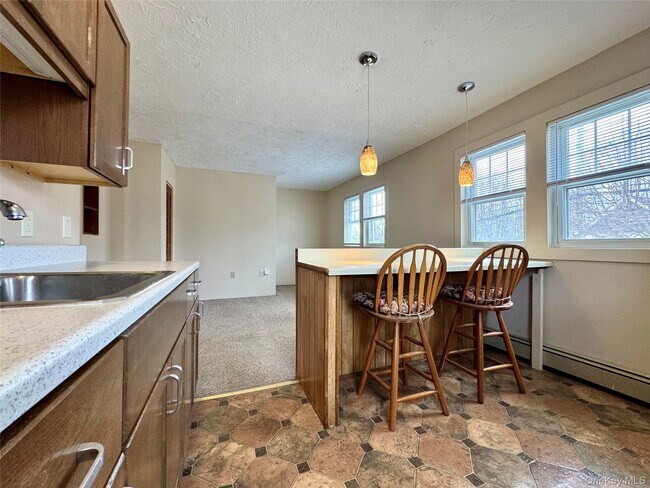 Photo - 99 Jerusalem Ave Unit 2