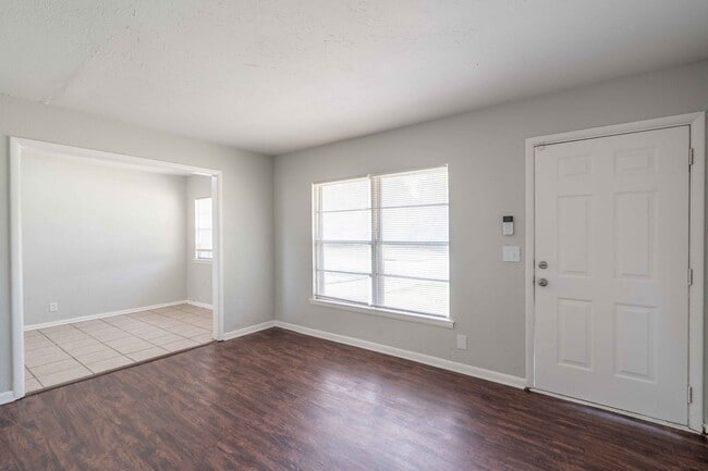 Photo - 3 Bedroom, 1 Bath Home!