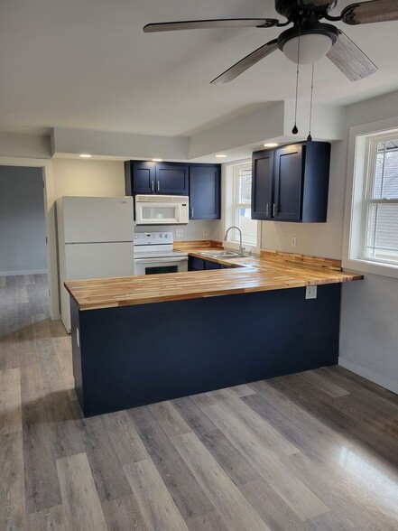 403 Locust St