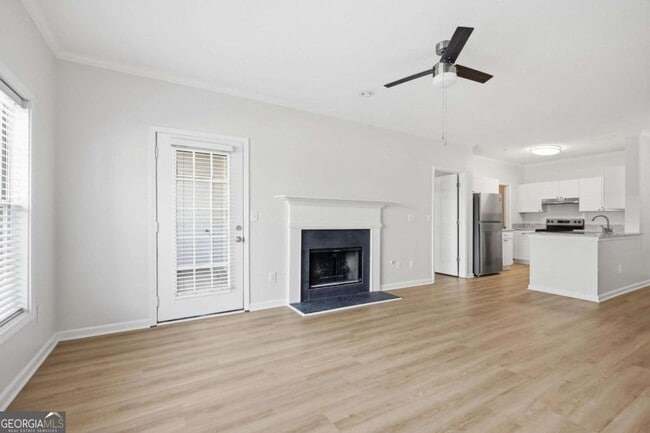 Photo - 701 Vinings Forest Ln