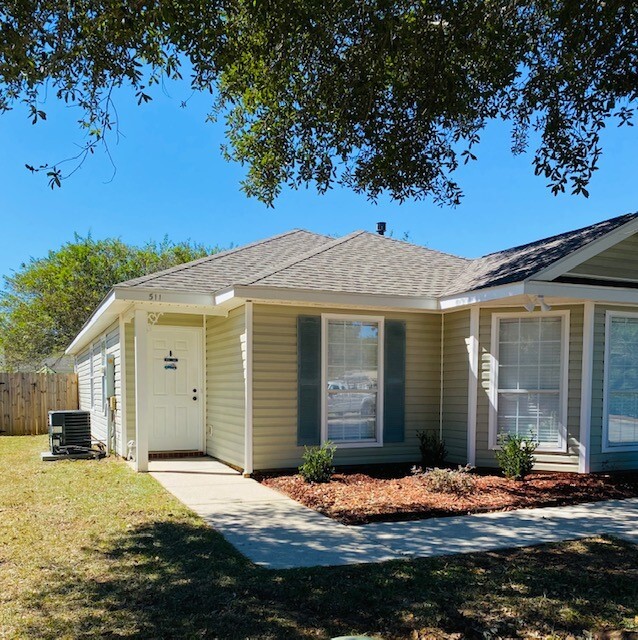 Photo - 511 Westchase Ct N