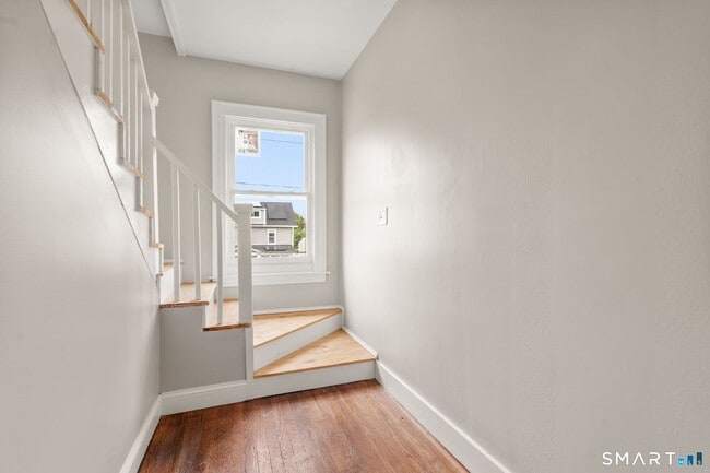 94 Thomas St Unit 2