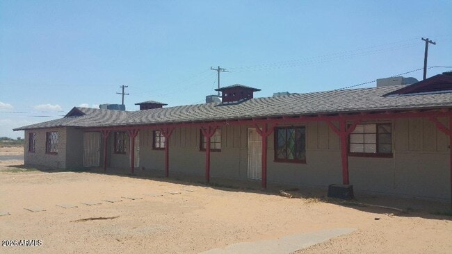 Building Photo - 2401 N Amarillo St Unit Apt 4
