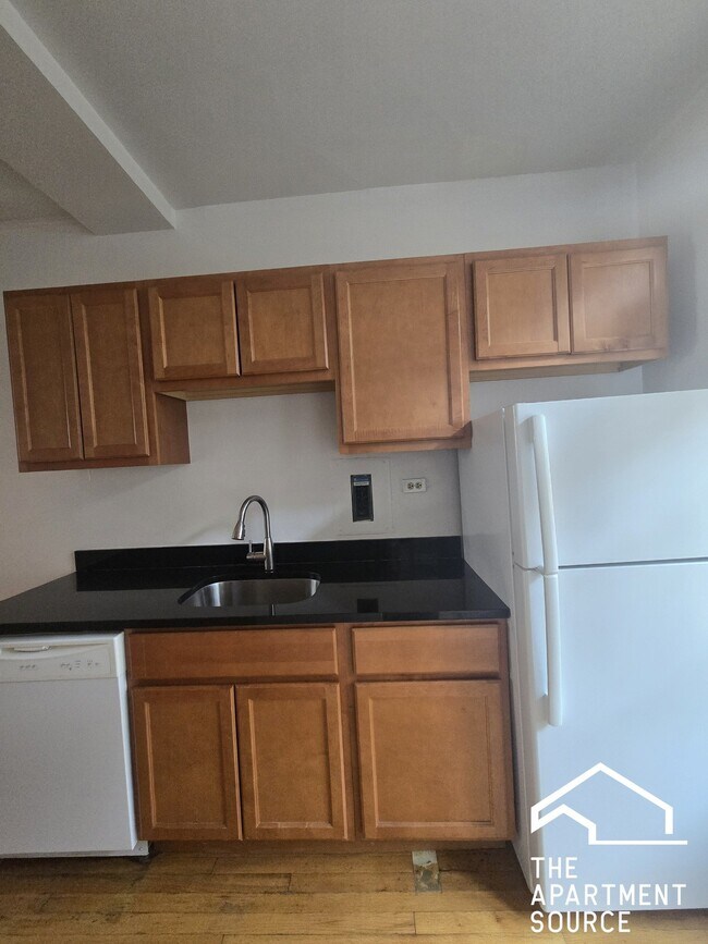 Photo - 907 Elmwood Ave Unit D3
