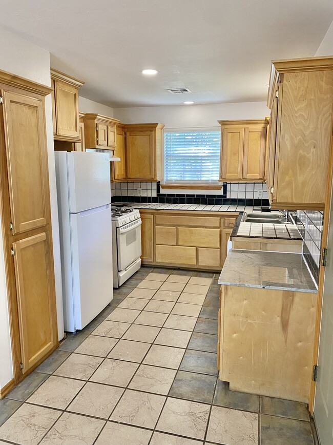 Kitchen - 113 S Van Buren Ave