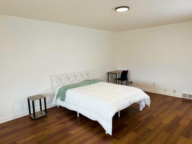 Building Photo - 1711 S 1300 E