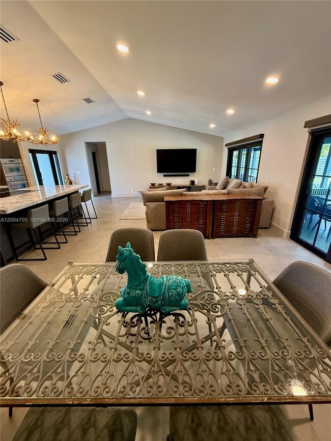 Photo - 1304 Stratford St