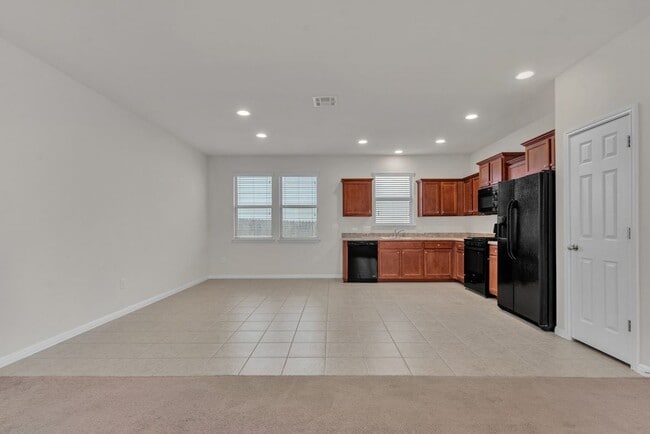 Photo - 535 Twisted Oaks Ln