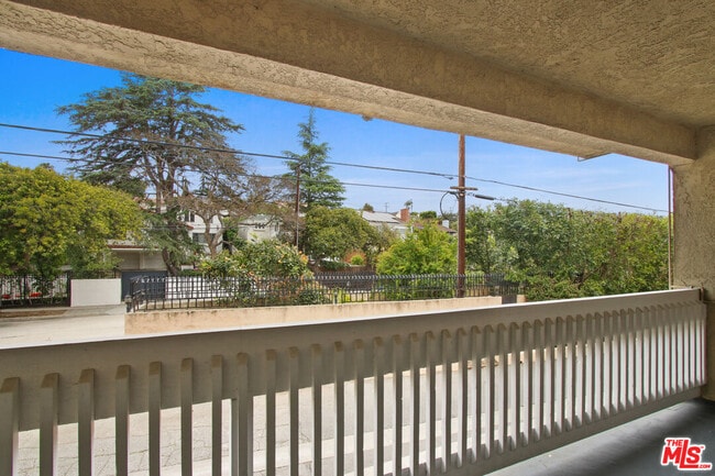 Photo - 1310 S Roxbury Dr Unit 102
