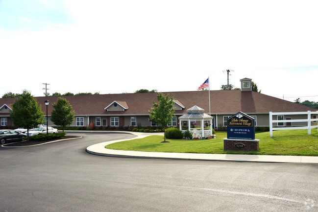 Lake Avenue Retirement Village - Lake Avenue Retirement Village Apartments