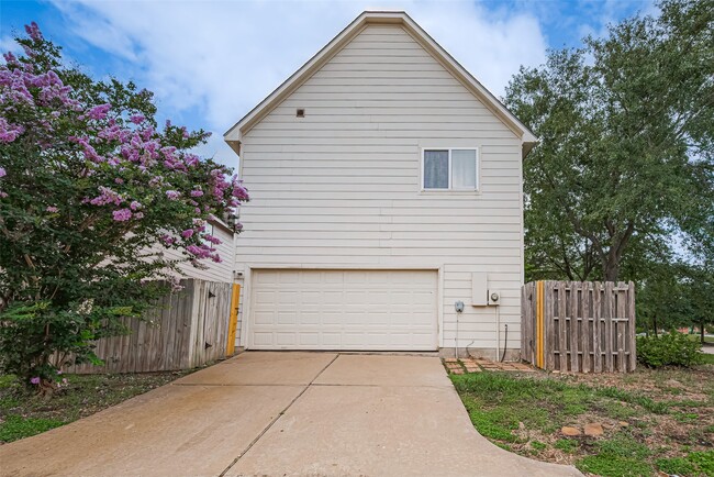 Photo - 7407 Golden Star Dr