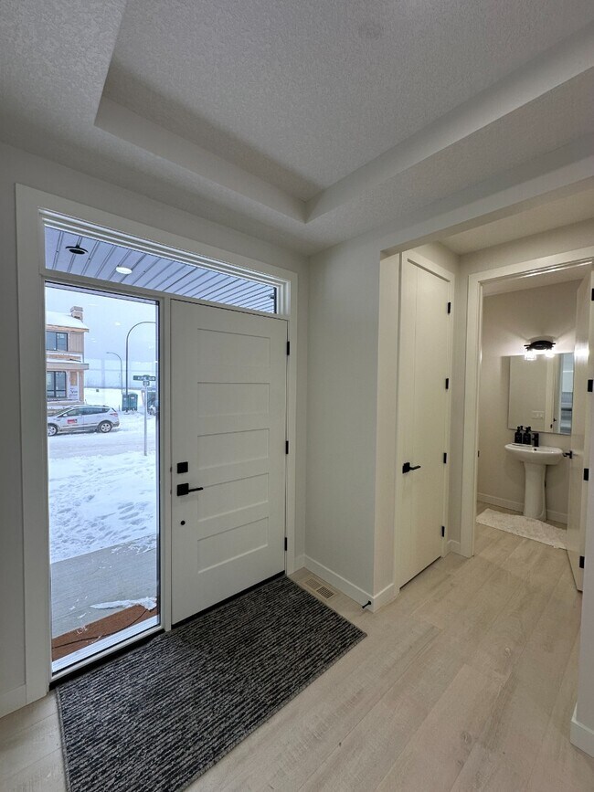 Photo - Modern 3-Bed, 2.5-Bath Home on Alpine Ave with Spacious Layout