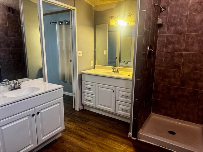 Photo - 1102 E Spring St