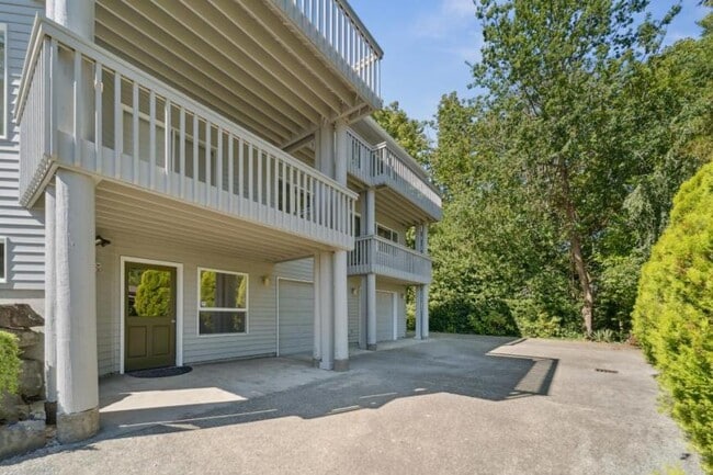 Photo - 3 bedroom in Lake Forest Park WA 98155