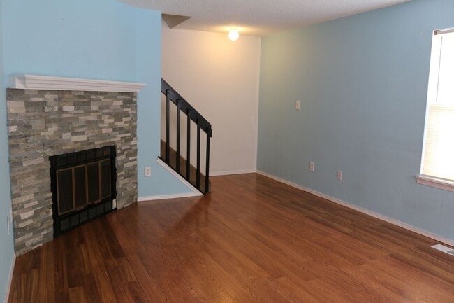 Photo - 1342 Firefly Cir